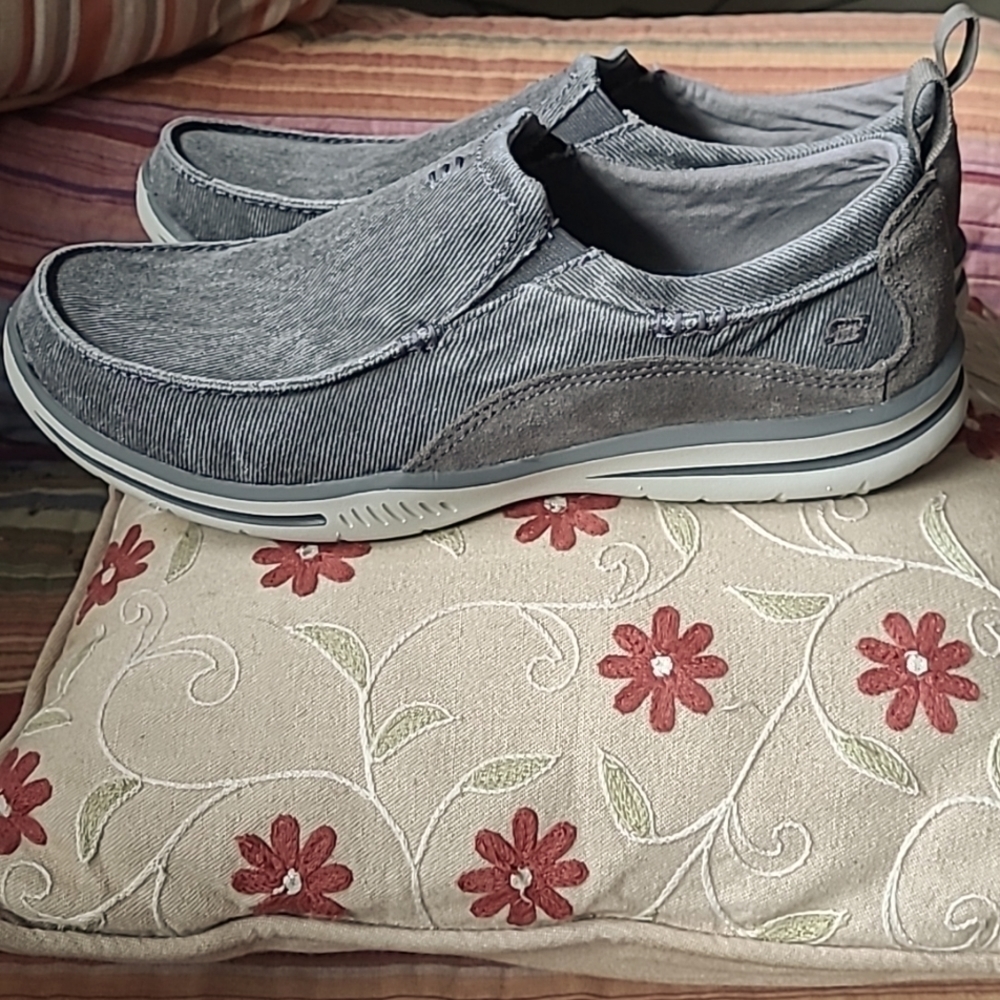 Skechers Creston- Moseco Size 8 - Picture 4 of 12